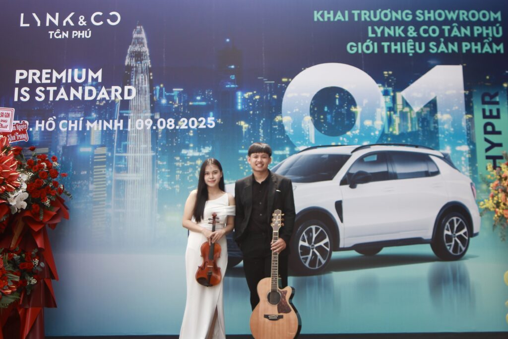 Thuê nhạc công